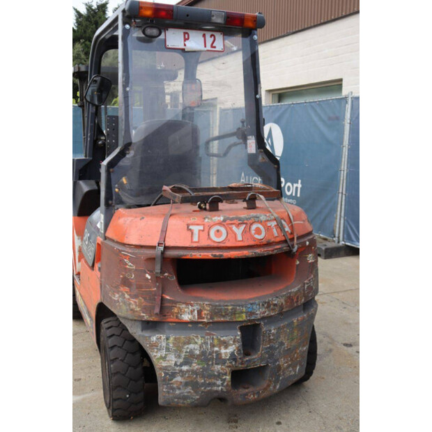 2000 Toyota 42-7FGF25-46722679