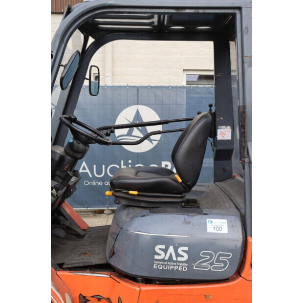 2000 Toyota 42-7FGF25-46722684