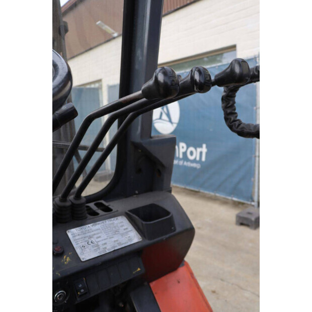 2000 Toyota 42-7FGF25-46722691