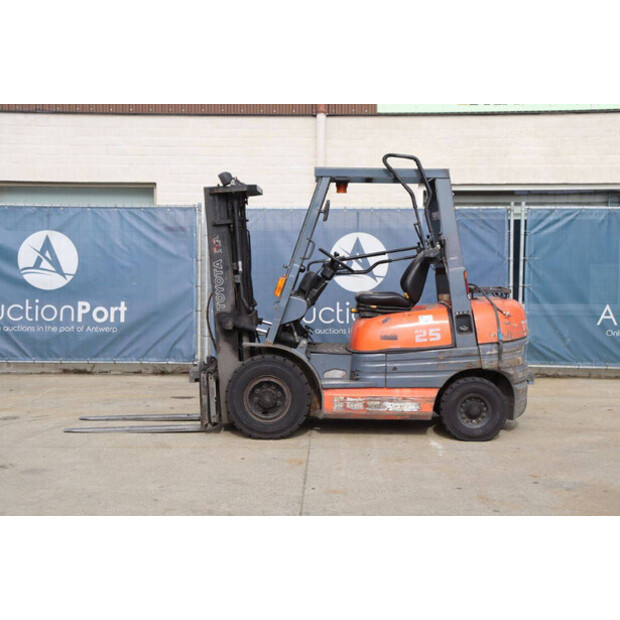 1997 تويوتا 42-6FGF25-46722739