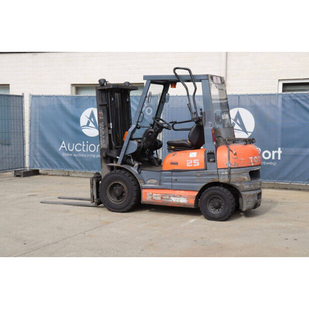 1997 تويوتا 42-6FGF25-46722740