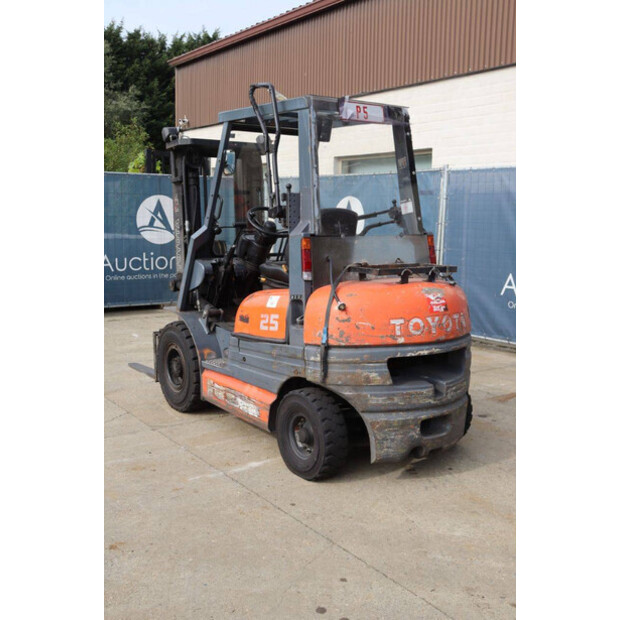 1997 تويوتا 42-6FGF25-46722741