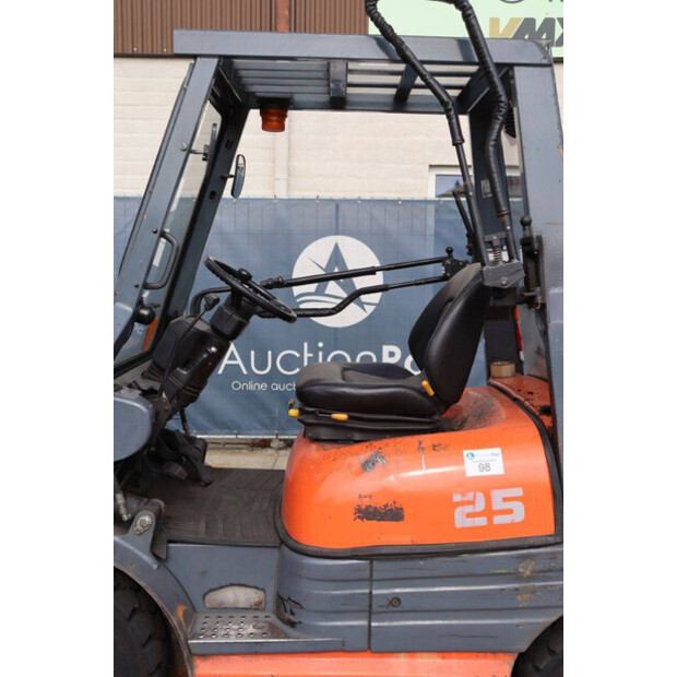 1997 تويوتا 42-6FGF25-46722759