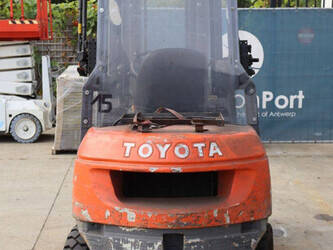 2007-toyota-42-7fgf25-1444495-46722774