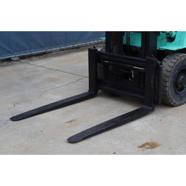 1992 ميتسوبيشي FG15-46722891