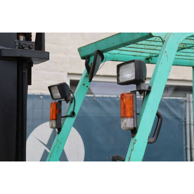 1992 ميتسوبيشي FG15-46722893