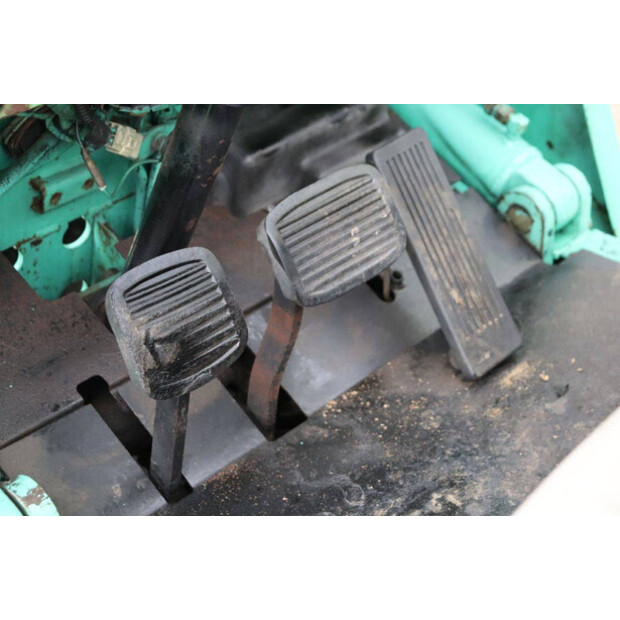 1992 ميتسوبيشي FG15-46722905