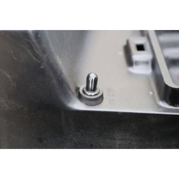 1992 ميتسوبيشي FG15-46722914