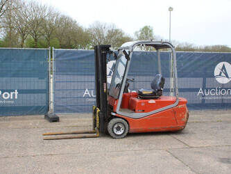 صورة ل رافعات 2005 بي تي C3E200