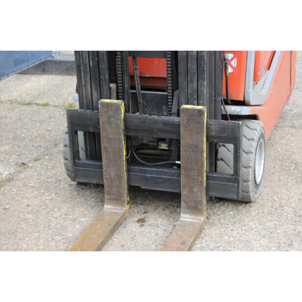 2005 BT C3E200-46723270