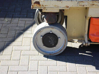 2006-jlg-2030es-1444514-46723408