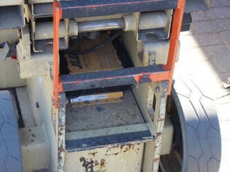 2006-jlg-2030es-1444514-46723413