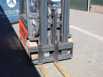 2015-linde-e25-01-1444515-46723429