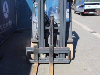 2015-linde-e25-01-1444515-46723430