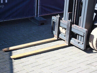 2015-linde-e25-01-1444515-46723432