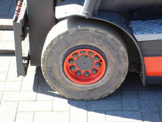 2015-linde-e25-01-1444515-46723439