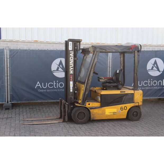 2011 Hyundai 20B-7-46723487