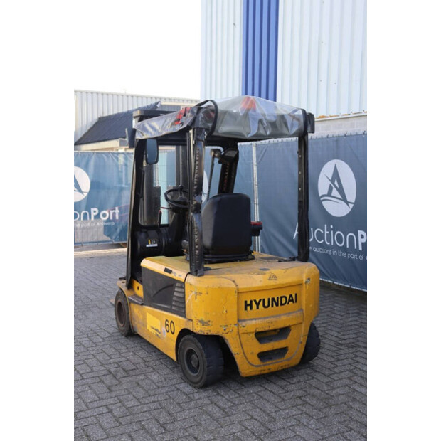 2011 Hyundai 20B-7-46723490