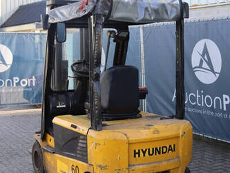 2011-hyundai-20b-7-1444517-46723490