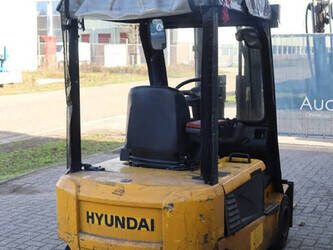 2011-hyundai-20b-7-1444517-46723492