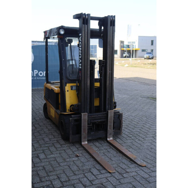 2011 Hyundai 20B-7-46723493