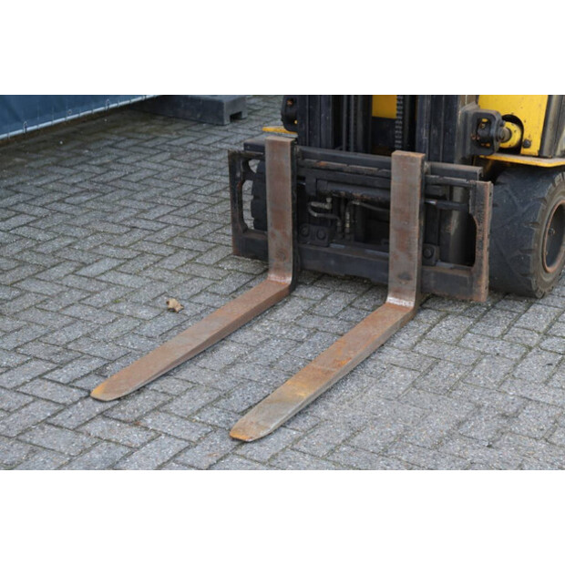 2011 Hyundai 20B-7-46723496