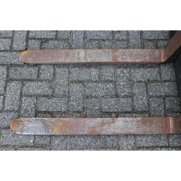 2011 Hyundai 20B-7-46723497