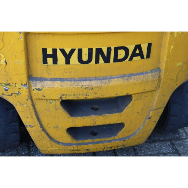 2011 Hyundai 20B-7-46723504