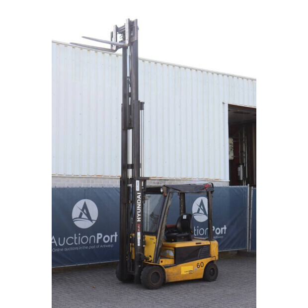 2011 Hyundai 20B-7-46723515