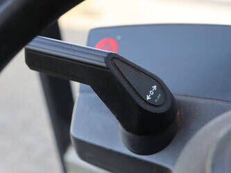 2003-still-r60-30-1444521-46723643