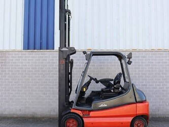 2003-linde-e30-02-1444530-46723861