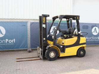 صورة ل رافعات شوكية 2011 يال GLP25VX F2170