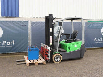 صورة ل رافعات 2011 سيساب B318 للبيع في هولندا