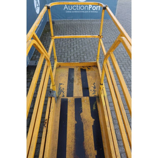 2012 هولوت COMPACT 8-46724407