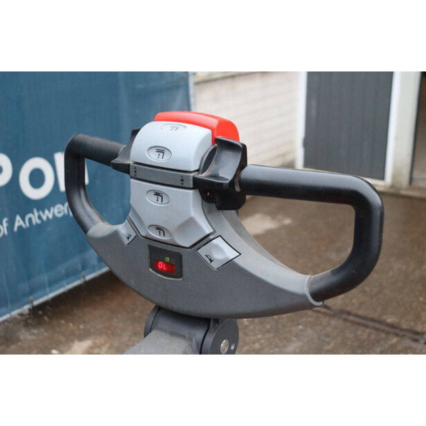 2015 بي تي SWE200D-46724434