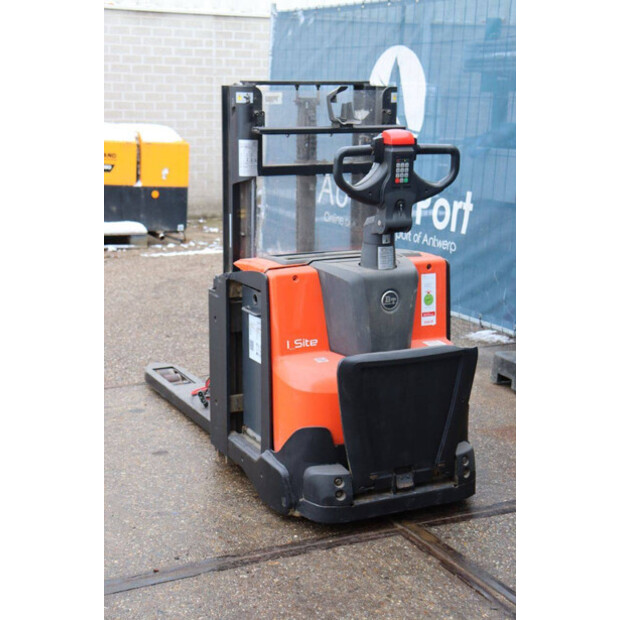 2015 بي تي SWE200D-46724483