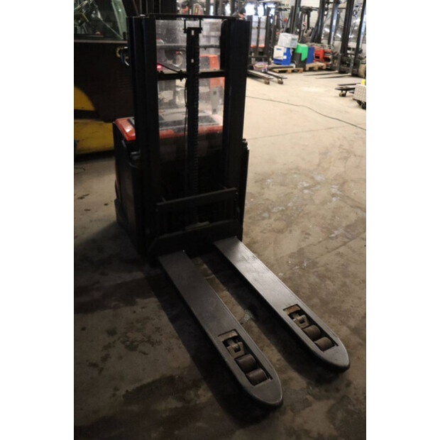 2013 BT SWE200D-46724580