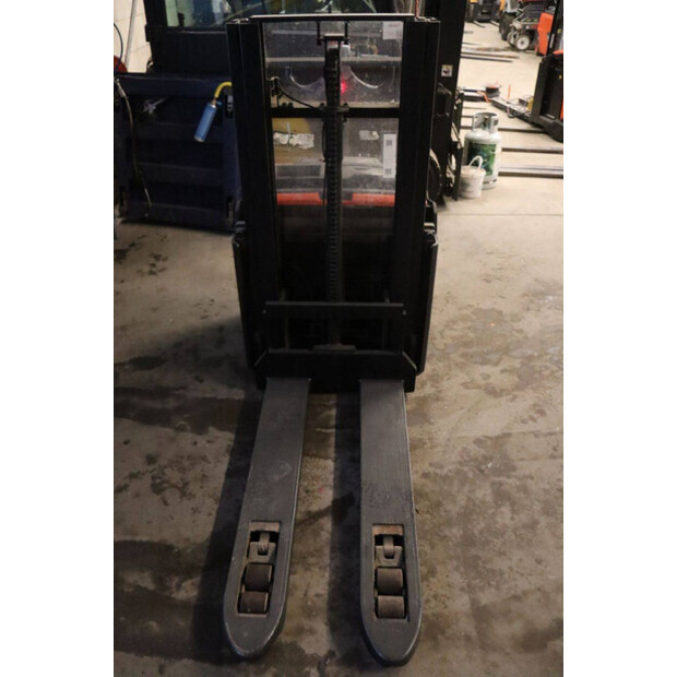 2013 BT SWE200D-46724581