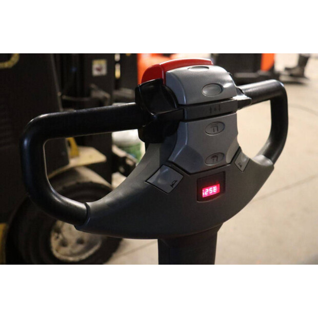 2013 BT SWE200D-46724592