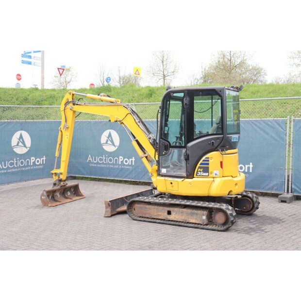 2018 كوماتسو PC35MR-5-46724624