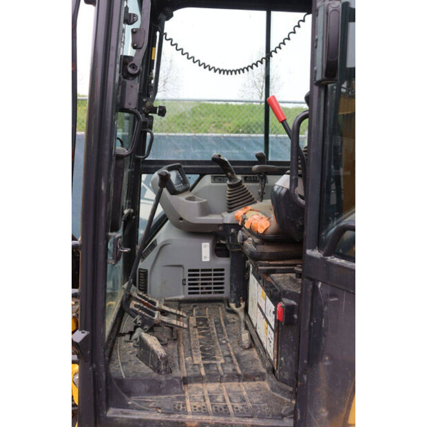 2018 كوماتسو PC35MR-5-46724648