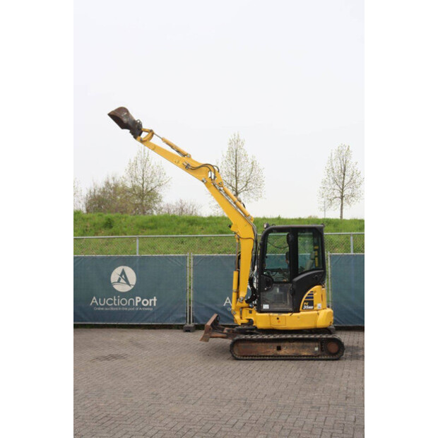 2018 كوماتسو PC35MR-5-46724658