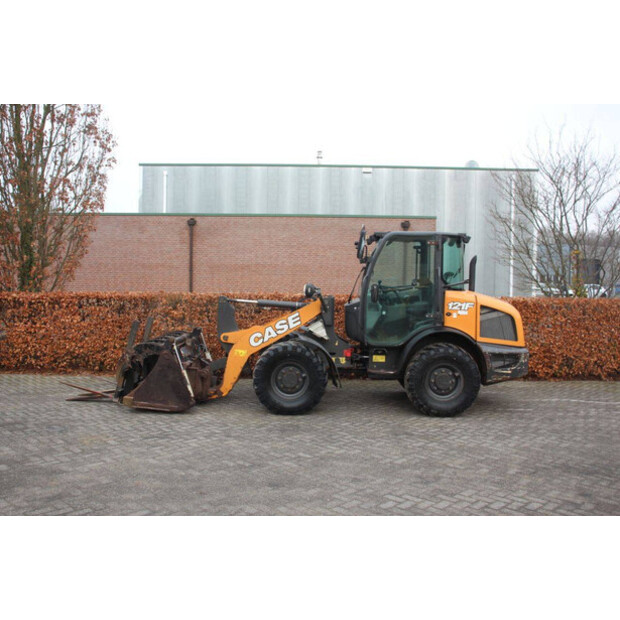 2017 CASE 121F-46724918