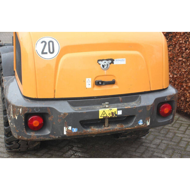 2017 CASE 121F-46724932