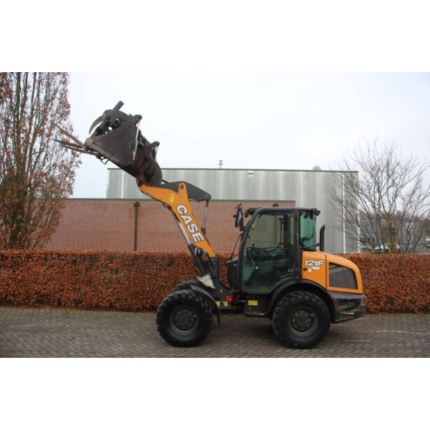 2017 CASE 121F-46724946