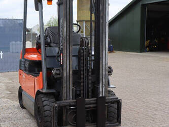 2010-toyota-7fbmf25-1444601-46725960