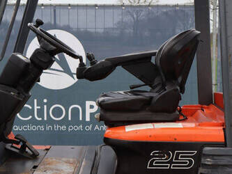 2010-toyota-7fbmf25-1444601-46725973