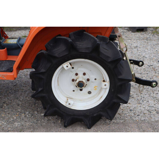 KUBOTA B1402-M-46726185