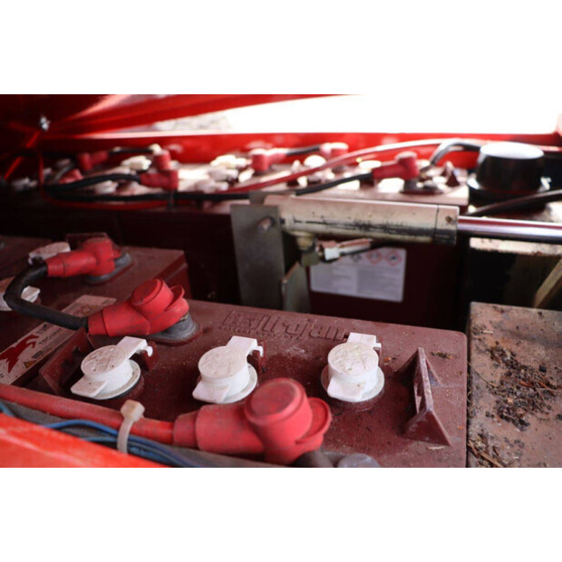 2001 نيفتيليفت HR10E-46726252