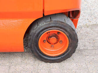 2005-linde-e30-03-600-1444612-46726316